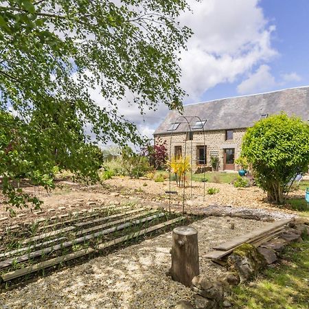 Bed and Breakfast Le Jardin Des Fees Savigny-le-Vieux Екстер'єр фото