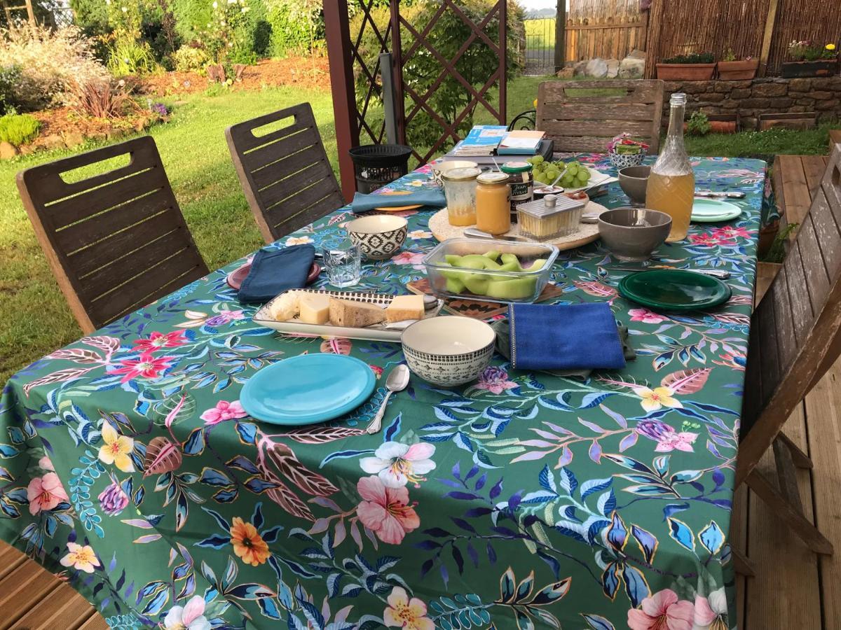 Bed and Breakfast Le Jardin Des Fees Savigny-le-Vieux Екстер'єр фото