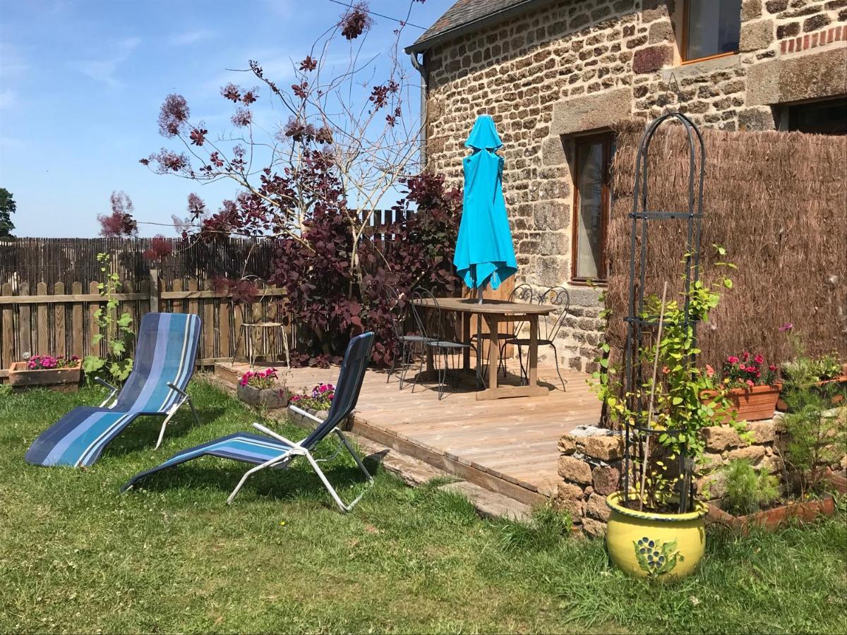 Bed and Breakfast Le Jardin Des Fees Savigny-le-Vieux Екстер'єр фото