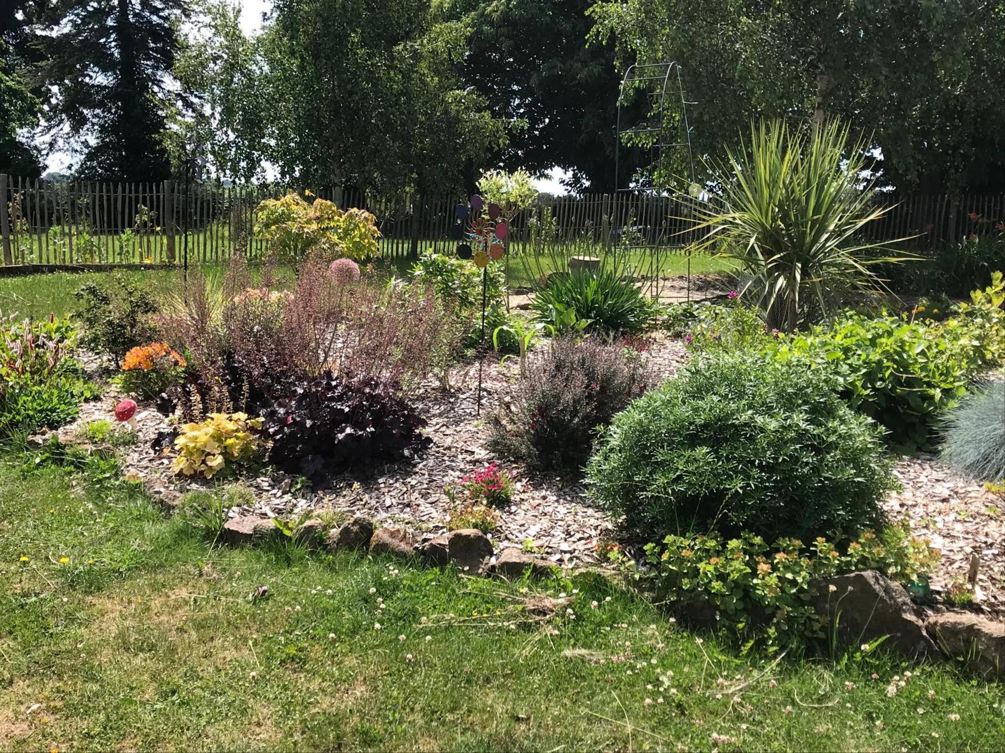Bed and Breakfast Le Jardin Des Fees Savigny-le-Vieux Екстер'єр фото